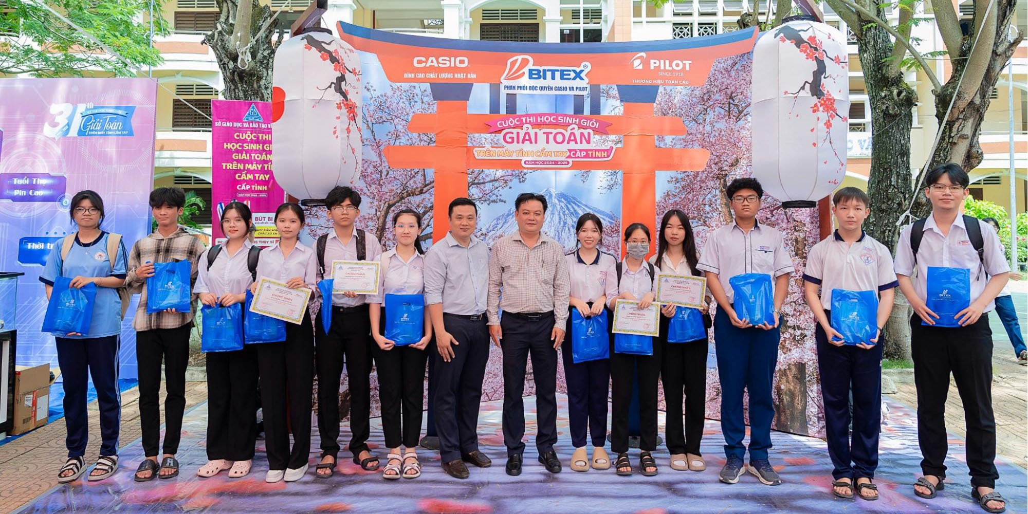 <p>
	An Giang - Kỳ thi máy tính cầm tay Casio</p>
